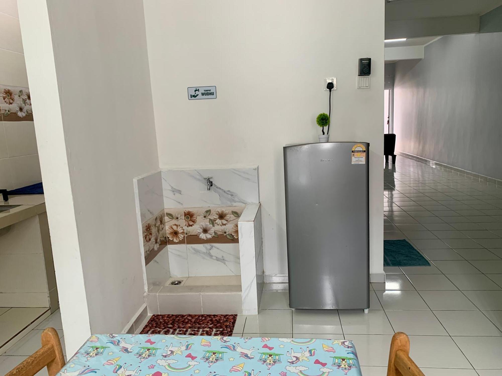 Homestay Cikgu Nora Near Uthm Kptm Kktm Ipg Moslim Onli Kampong Seri Gading المظهر الخارجي الصورة